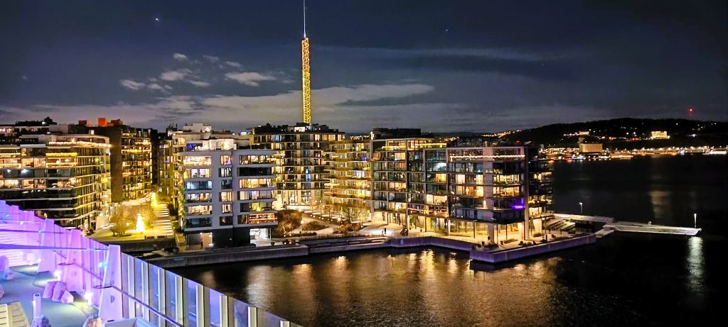 Oslo nachts - Blick auf Tjuvholmen